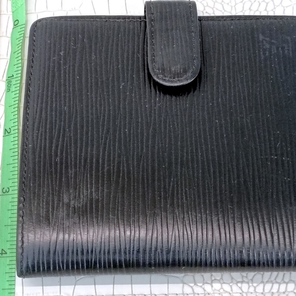 Rare This LV Epi Leather Porte Billes Compact Wallet/ button accent-Wallet Only - Picture 15 of 15